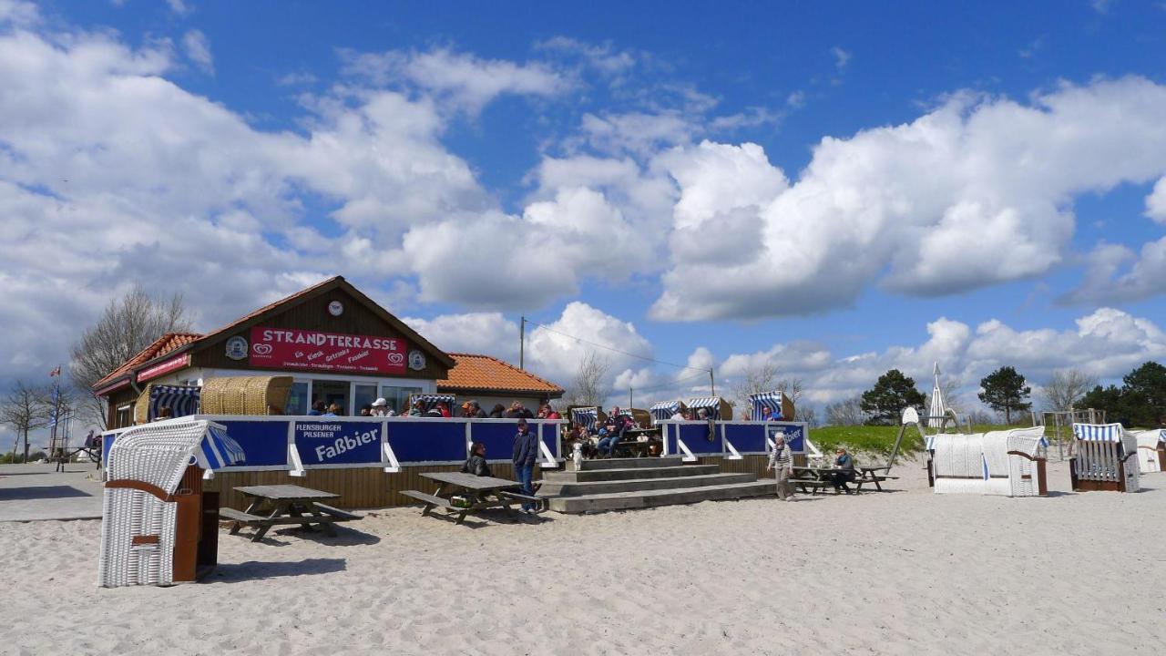 Seeblick I - Geraeumige 90Qm - Ganzes Haus - 50M Zum Naturstrand - Mit Terrasse Und Grossem Garten - Kueche Neu Glücksburg Buitenkant foto
